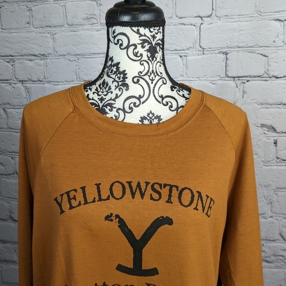 Yellowstone women's long sleeve stretch knit popover size xl sweatshirt top BBIN - Picture 2 of 7